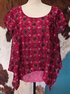 Signature Studio Pink-Red Printed Scoop Neck Blouse